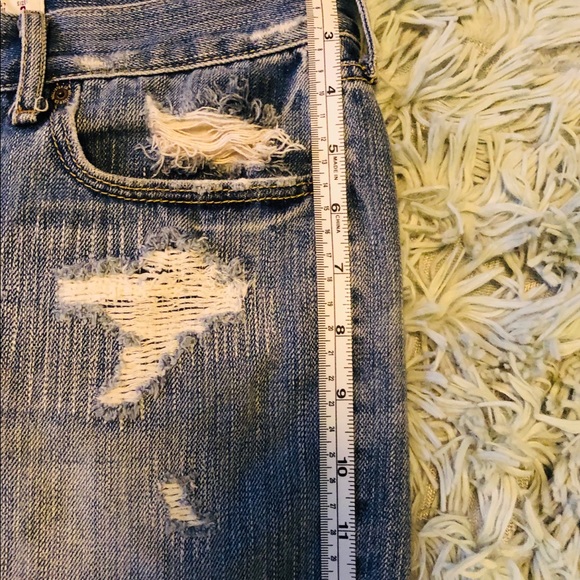 Distressed denim skirt size 3 - Picture 2 of 4